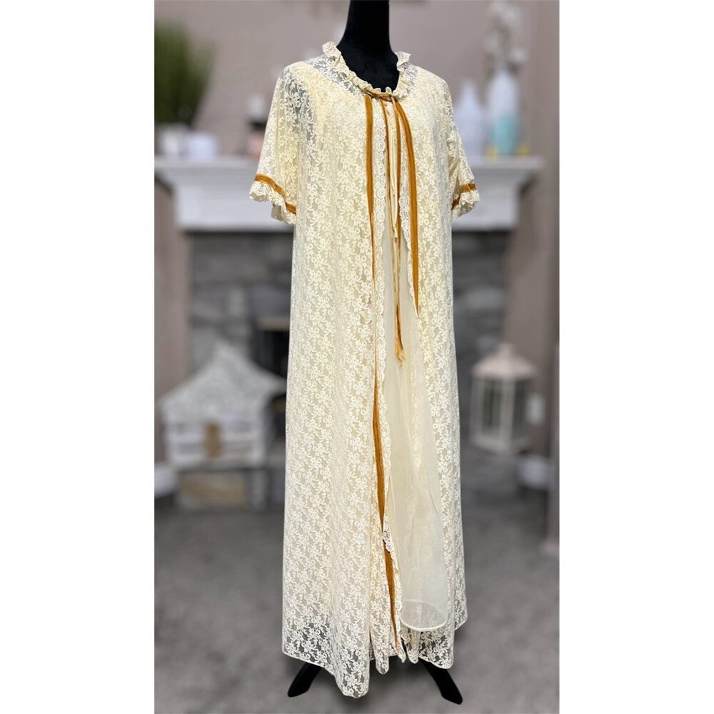Vtg 60s Butter Yellow Peignoir Set Maxi M Lace Robe Golden Velvet Trim Lingerie